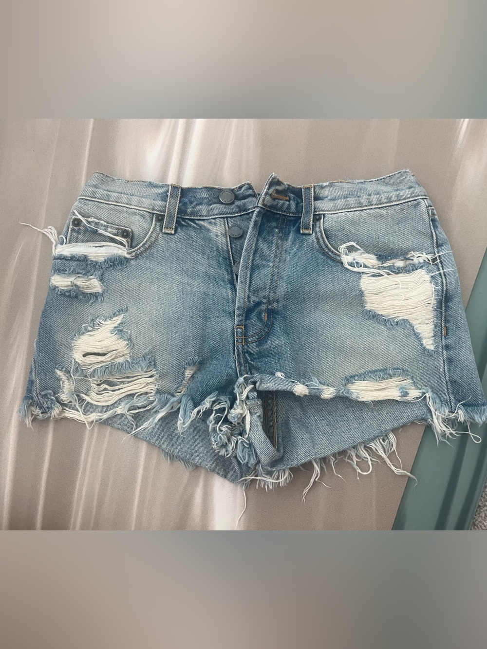 CARMAR Distressed Light Blue Denim Women's Cutoff Shorts 27 women’s